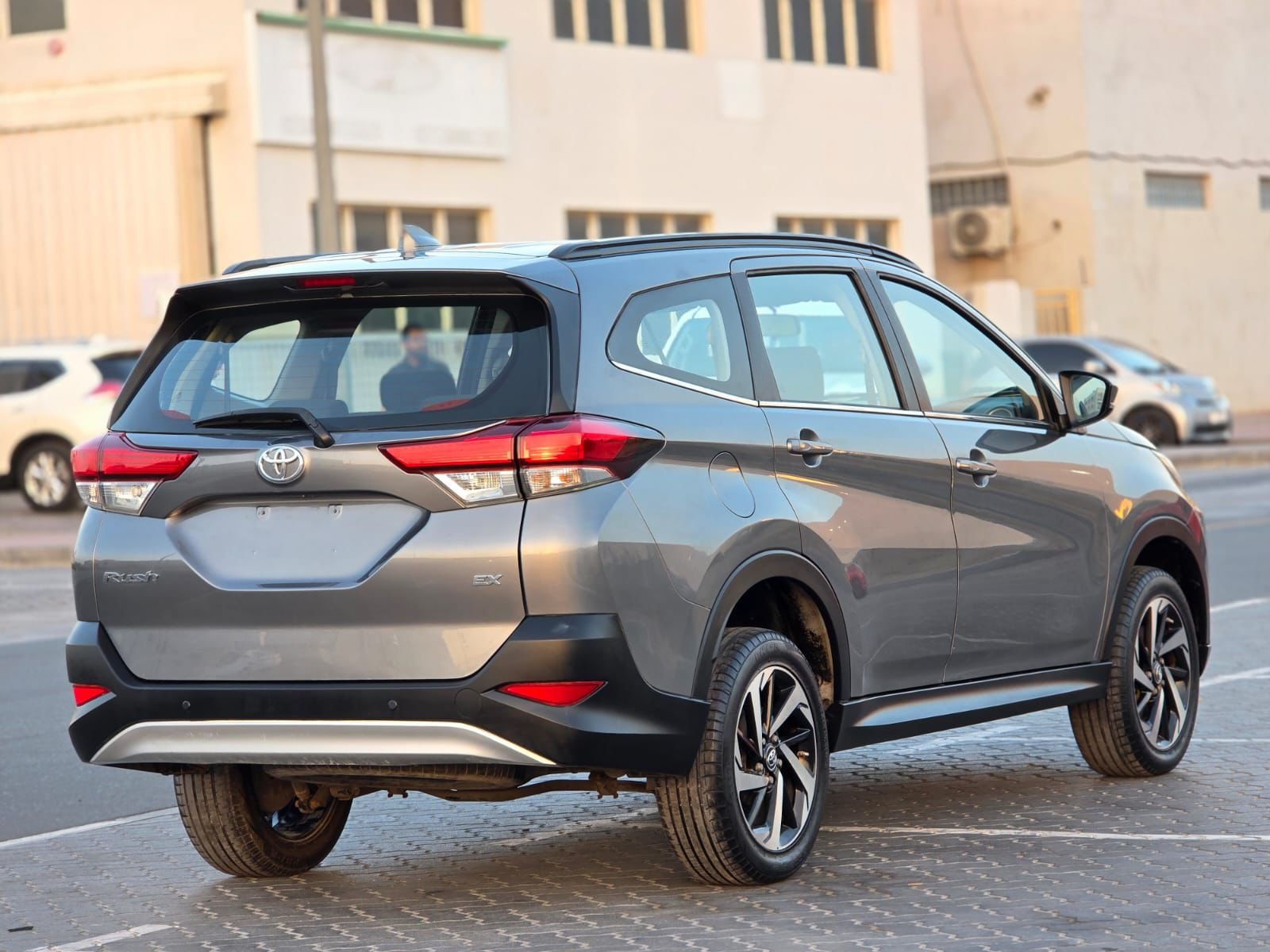 TOYOTA RUSH - Image 4