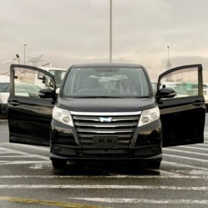 TOYOTA NOAH 4TH (HYBRID)
